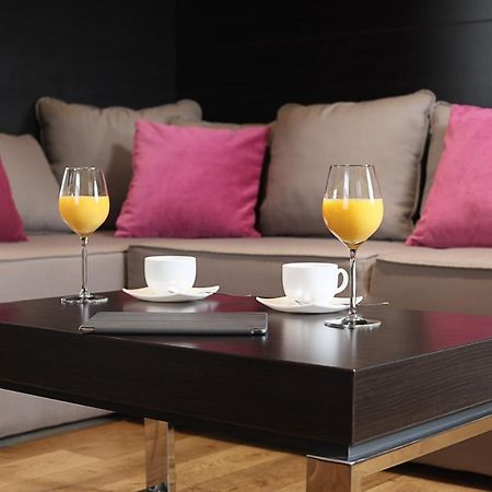 Maccani Black Luxury Suites Belgrado Buitenkant foto