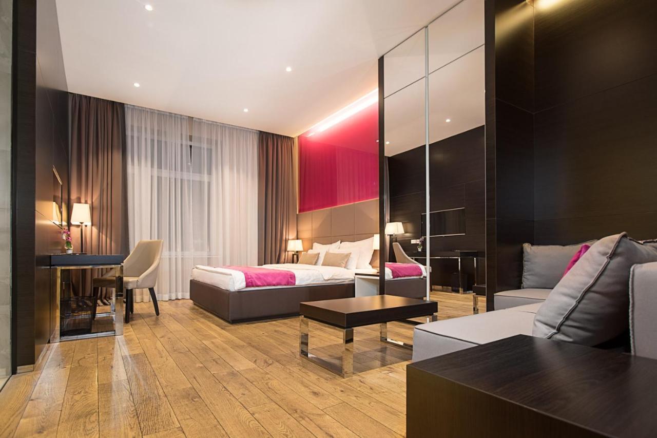 Maccani Black Luxury Suites Belgrado Buitenkant foto