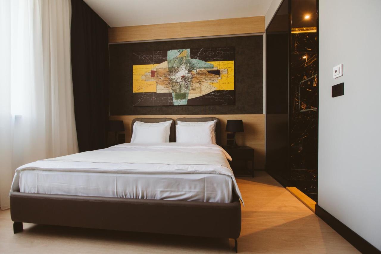 Maccani Black Luxury Suites Belgrado Buitenkant foto
