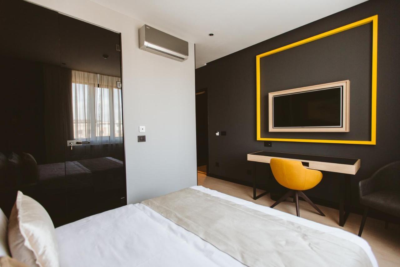 Maccani Black Luxury Suites Belgrado Buitenkant foto