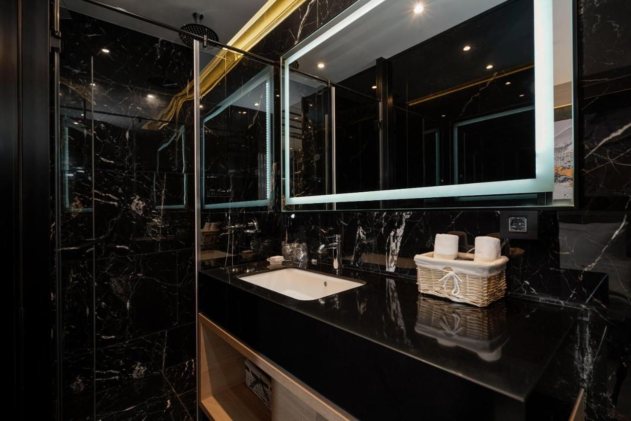 Maccani Black Luxury Suites Belgrado Buitenkant foto