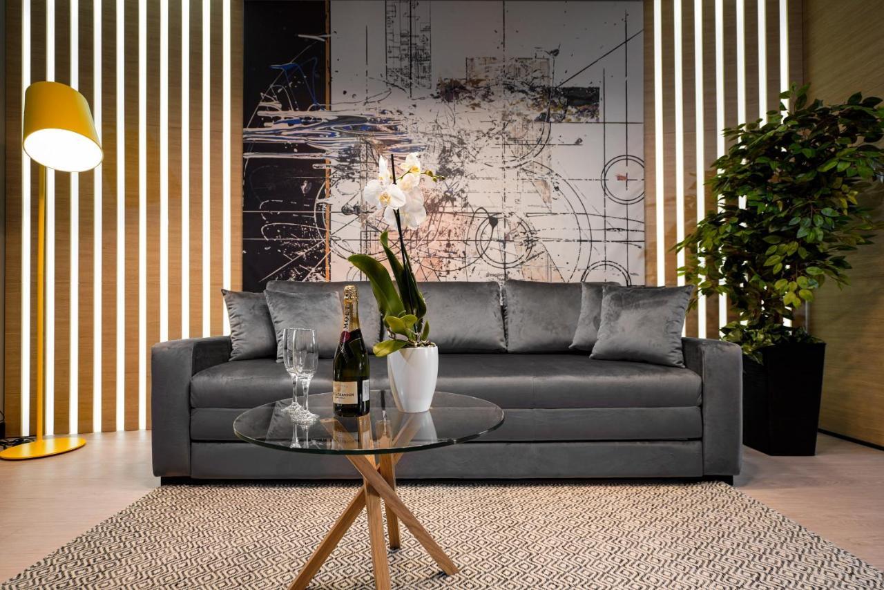 Maccani Black Luxury Suites Belgrado Buitenkant foto