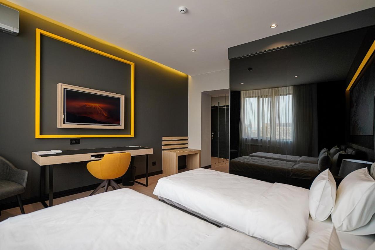 Maccani Black Luxury Suites Belgrado Buitenkant foto