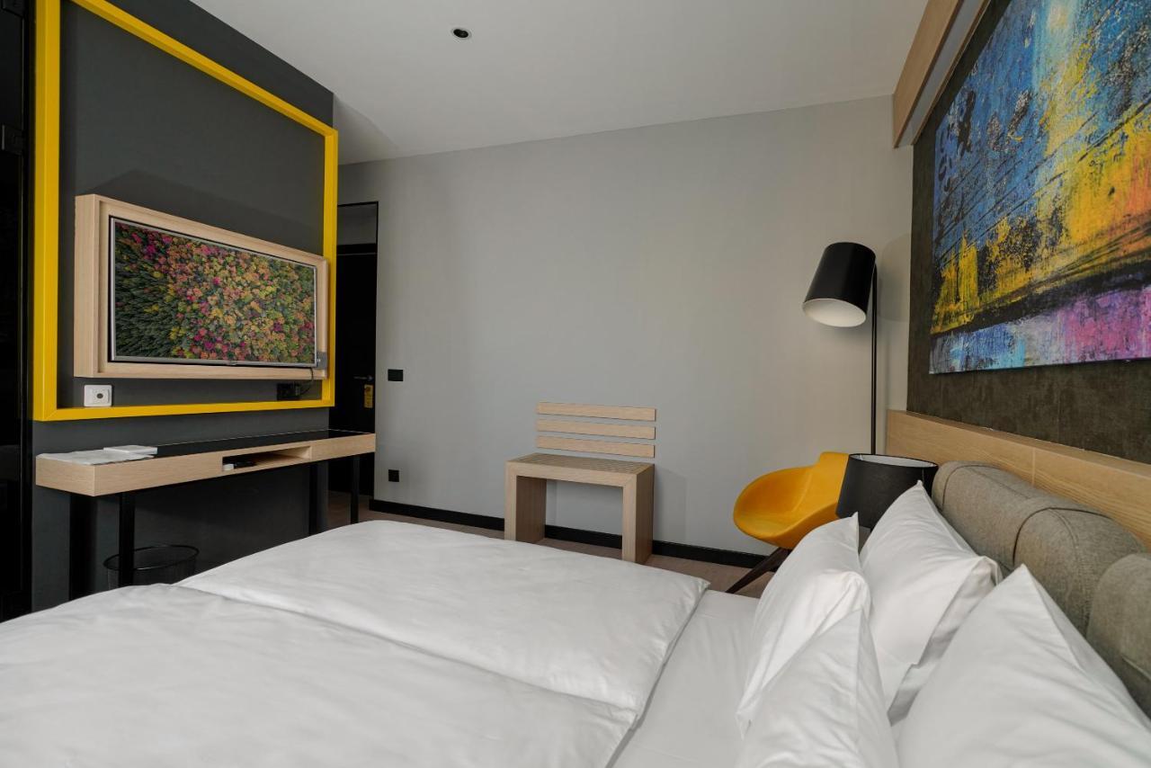 Maccani Black Luxury Suites Belgrado Buitenkant foto