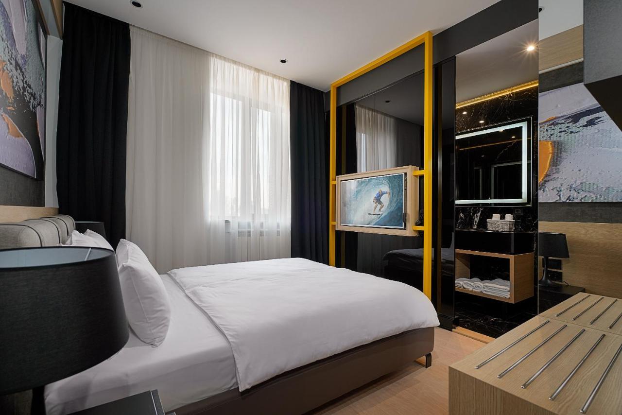 Maccani Black Luxury Suites Belgrado Buitenkant foto